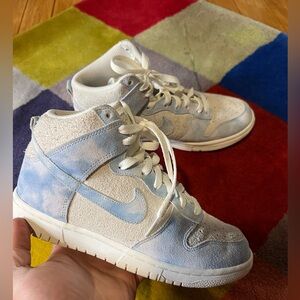 Dunk High SE “Clouds” Nike